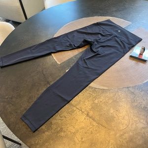 Lululemon Black Aligns Size 10, 28" Length